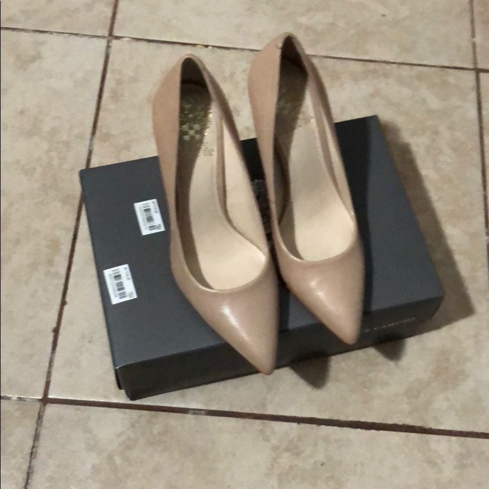 Nude / Cream Pumps / Heels
